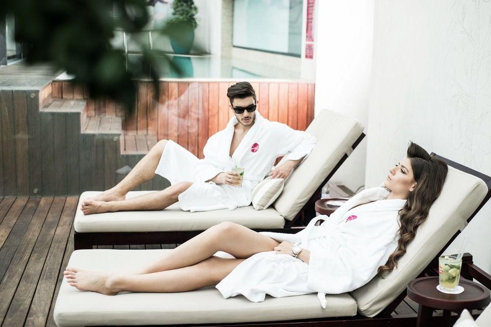 Graffit Gallery Design Hotel Varna Exterior photo Spa at The Park, New Delhi