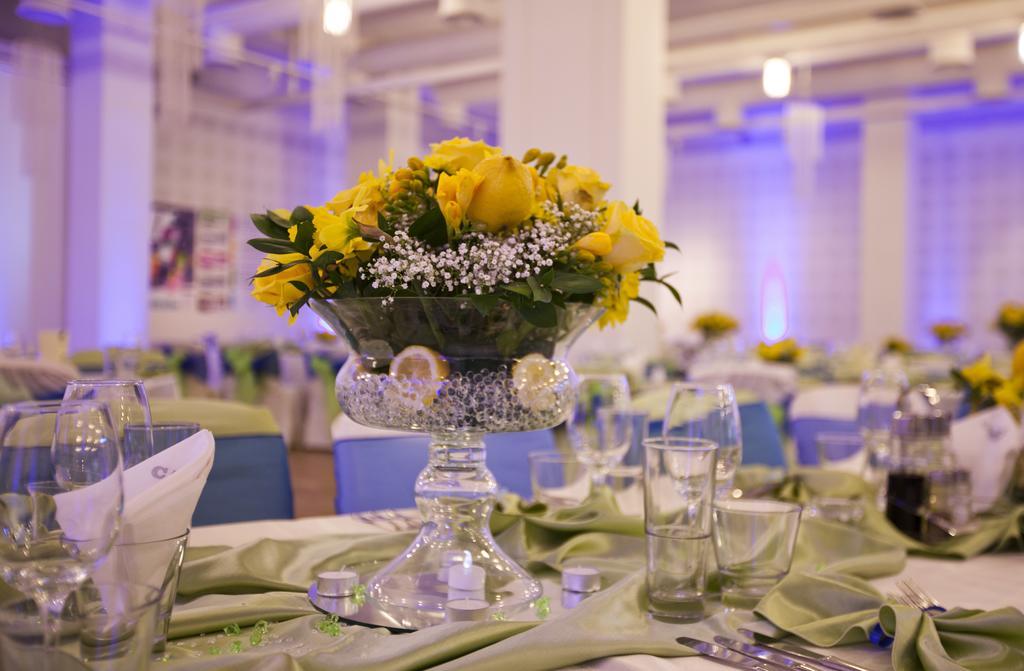Graffit Gallery Design Hotel Varna Exterior photo A centerpiece at a wedding