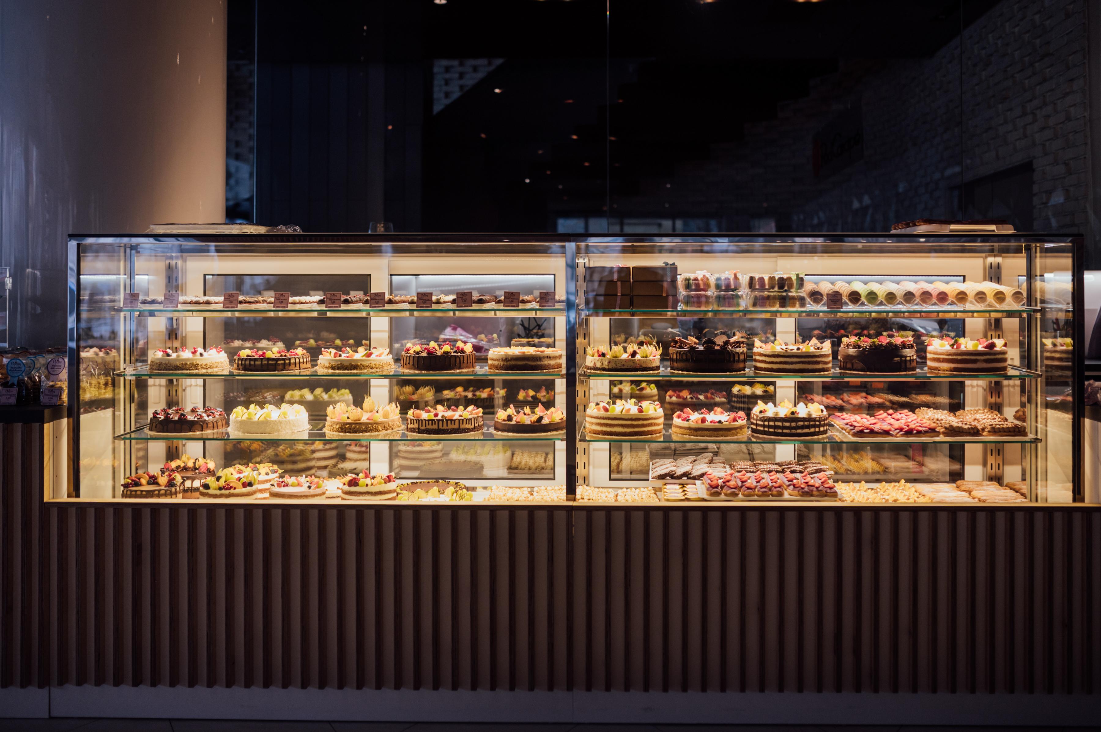 Graffit Gallery Design Hotel Varna Exterior photo A pastry display case