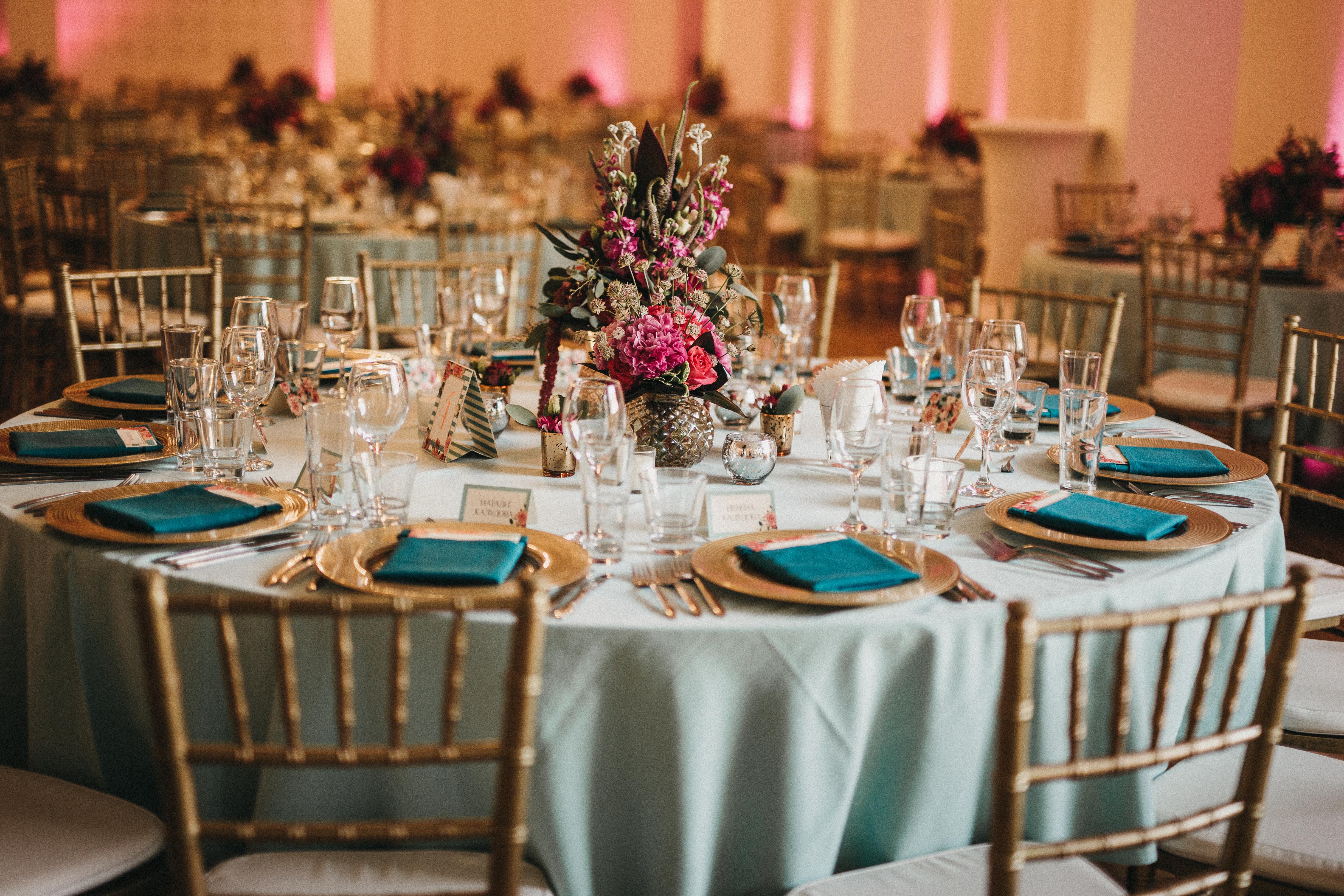 Graffit Gallery Design Hotel Varna Exterior photo A table set for a formal dinner