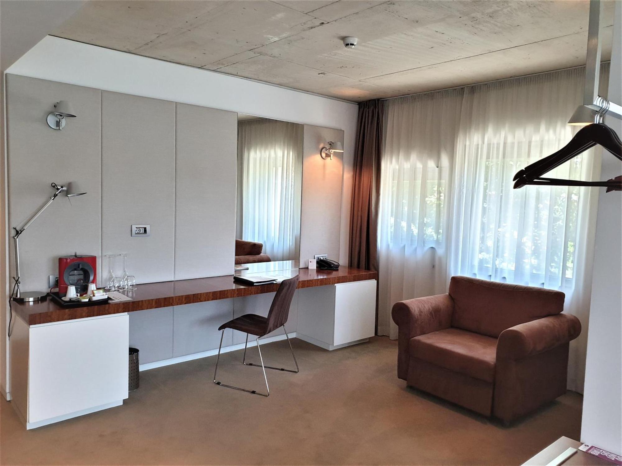 Graffit Gallery Design Hotel Varna Exterior photo A room at the hotel