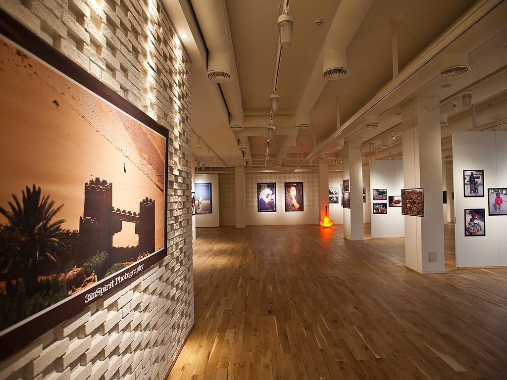 Graffit Gallery Design Hotel Varna Exterior photo The 2011 exhibition of the 2011 National Photographic Portrait Prize