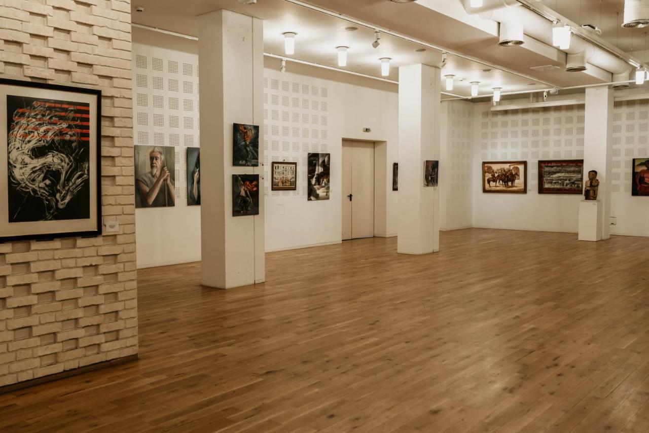 Graffit Gallery Design Hotel Varna Exterior photo The interior of the gallery